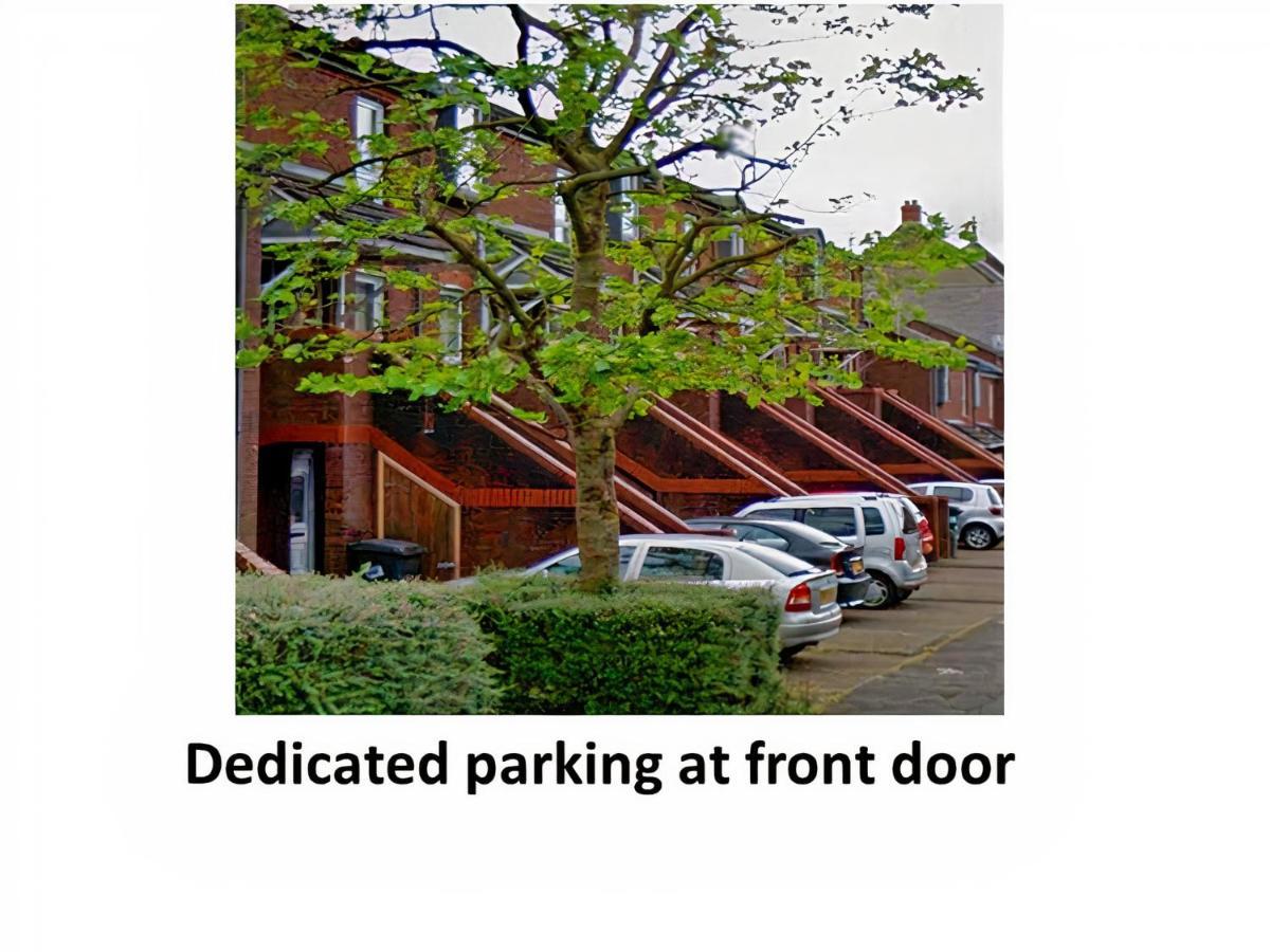 Excellent Location - City Centre - Parking - 4 Beds -2 Bedrooms Belfast Exterior photo