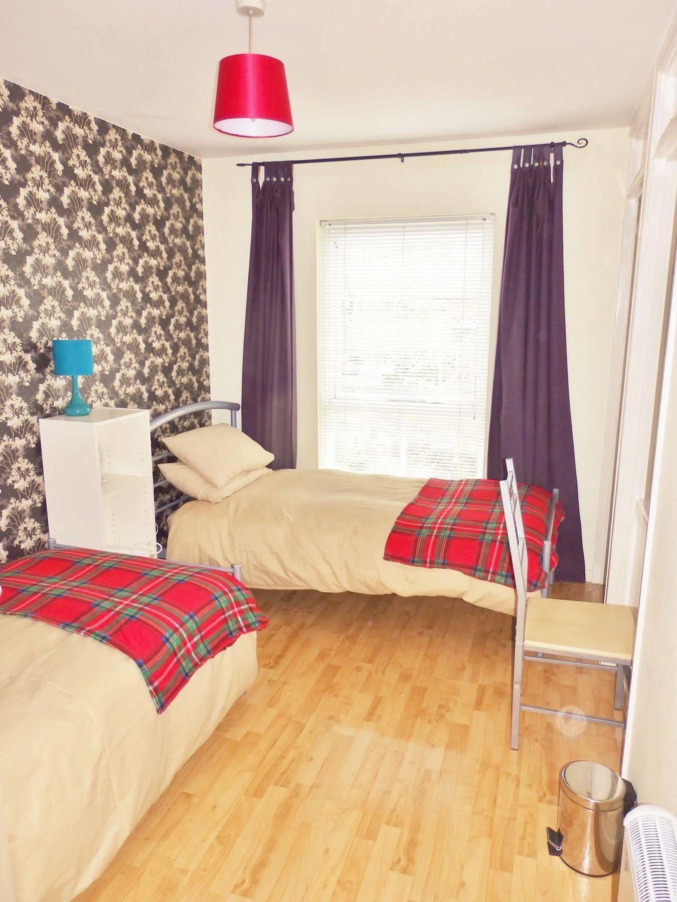 Excellent Location - City Centre - Parking - 4 Beds -2 Bedrooms Belfast Exterior photo